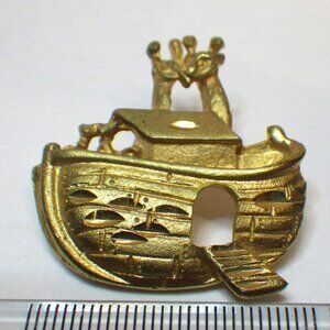 Vintage Noah's Ark Pin Gold Tone 1" Religious Brooch Christianity/Christian Gift